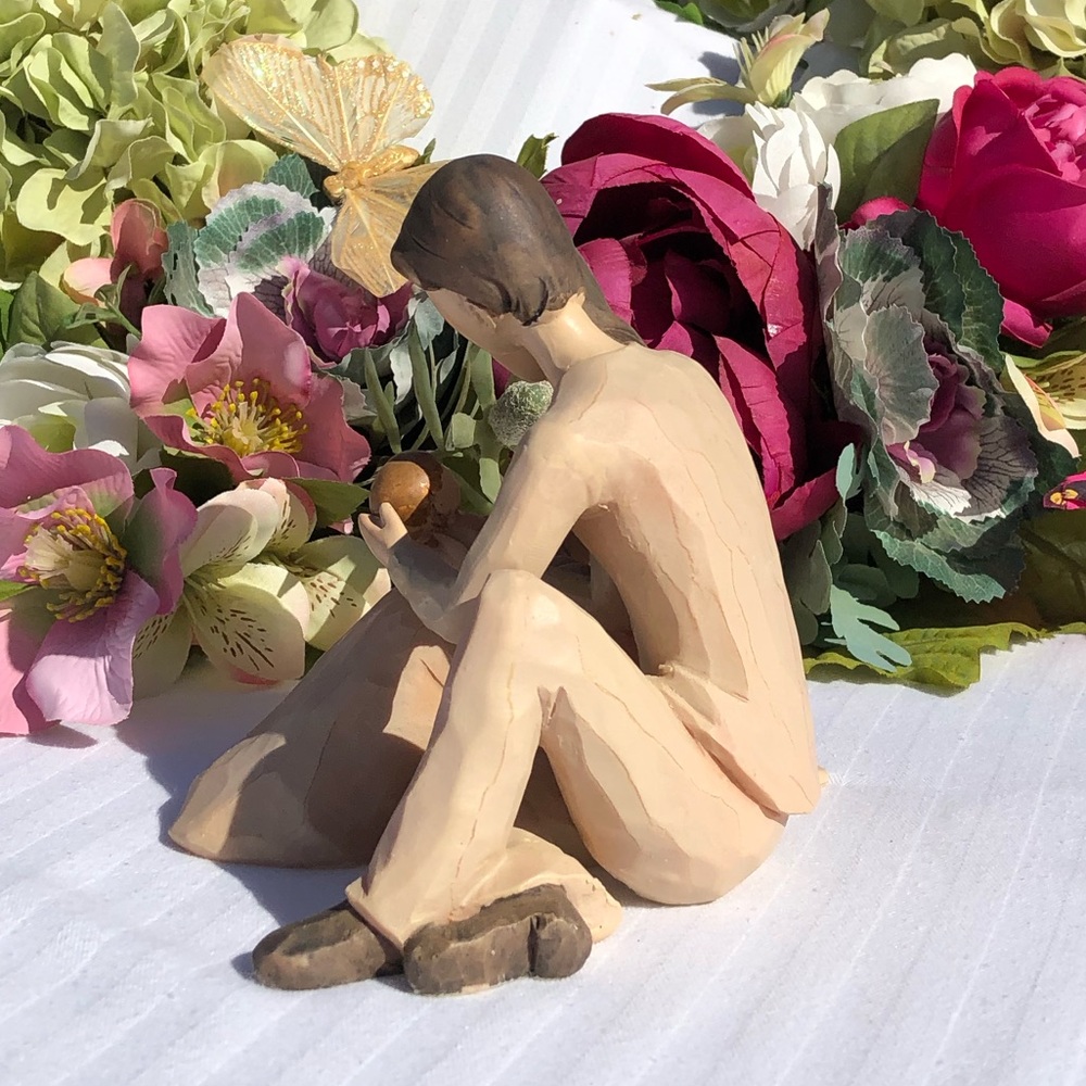 New Baby and Family Resin Figurine - Picture 4 of 9